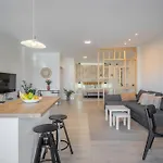 Loft The Pa By Paramount Holidays Апартаменти *