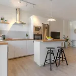 Апартаменти Loft The Pa By Paramount Holidays